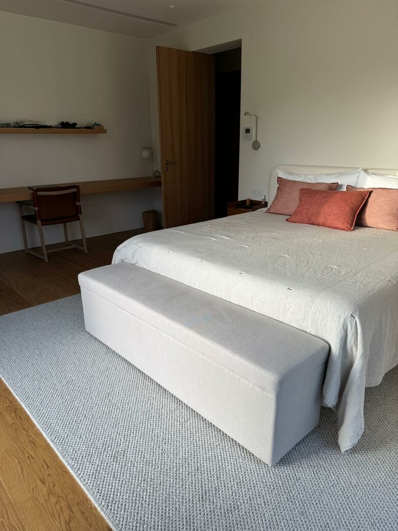 A Modern Villa with Garden Elegance - Colares, Portugal