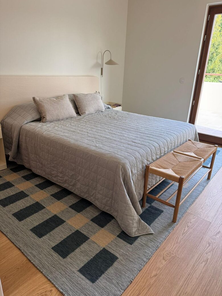 A Modern Villa with Garden Elegance - Colares, Portugal