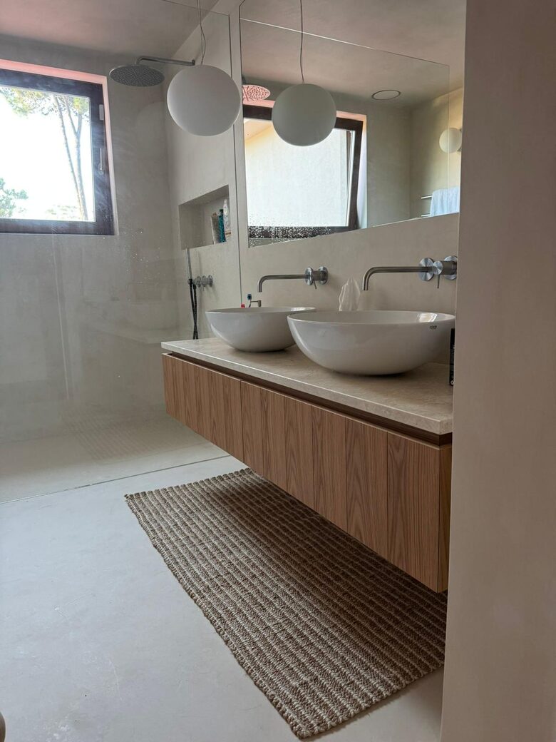 A Modern Villa with Garden Elegance - Colares, Portugal