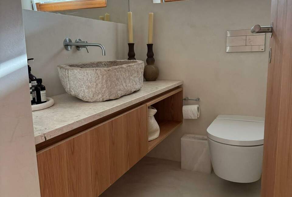 A Modern Villa with Garden Elegance - Colares, Portugal