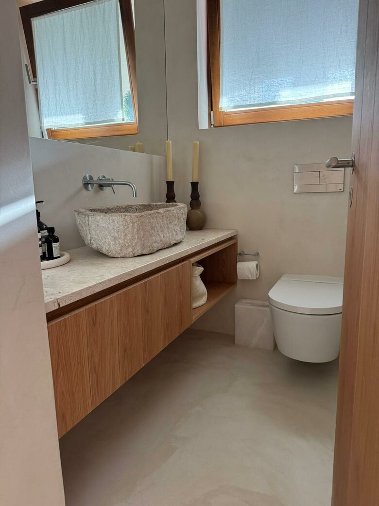 A Modern Villa with Garden Elegance - Colares, Portugal