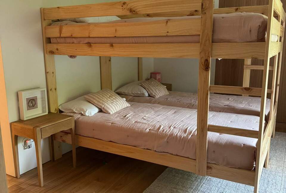 A Modern Villa with Garden Elegance - Colares, Portugal