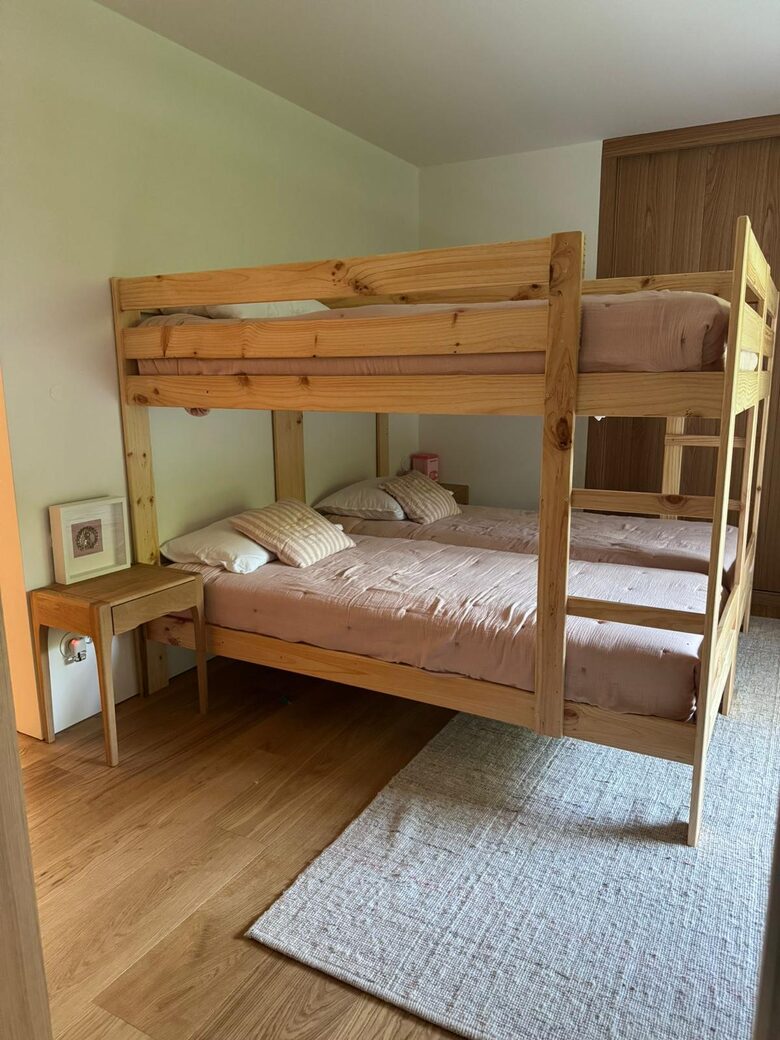 A Modern Villa with Garden Elegance - Colares, Portugal