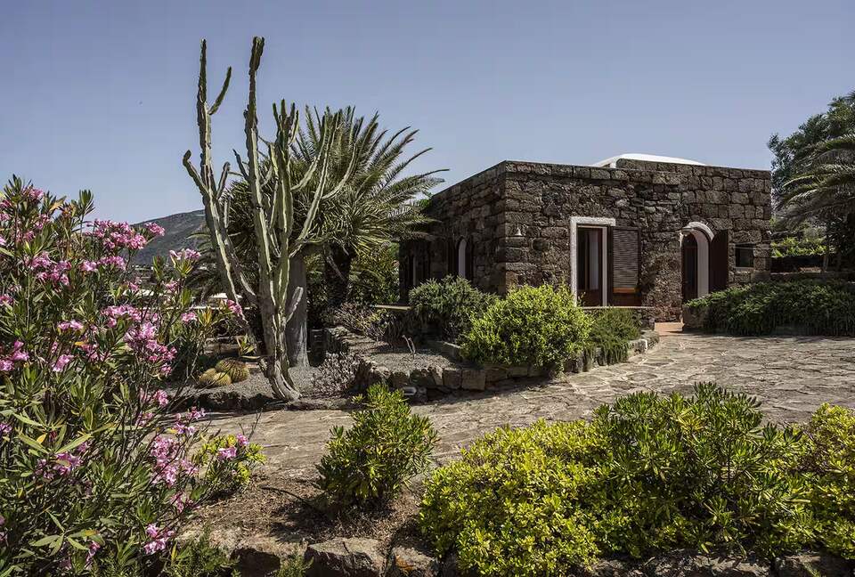 Authentic Pantelleria Estate with Terraced Gardens and Pool - Pantelleria, Italy
