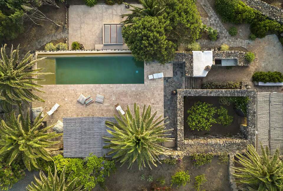 Authentic Pantelleria Estate with Terraced Gardens and Pool - Pantelleria, Italy