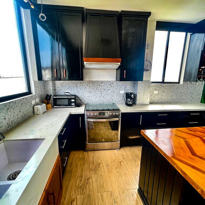 Oceanfront Serenity in San Clemente - San Clemente-san Jacinto, Ecuador