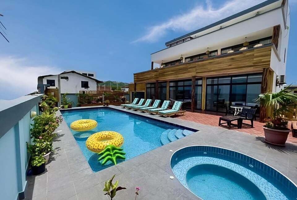 Oceanfront Serenity in San Clemente - San Clemente-san Jacinto, Ecuador