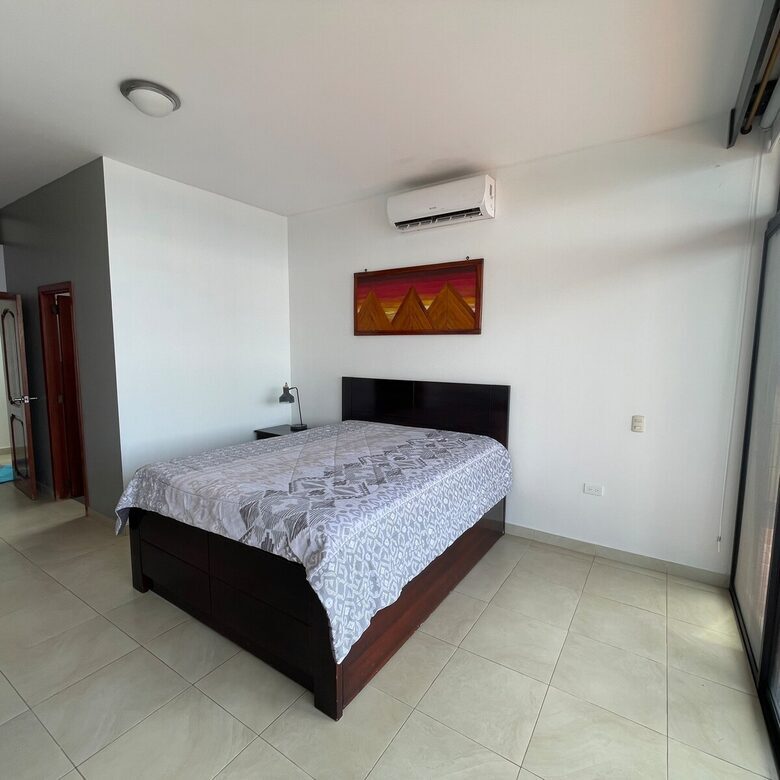 Oceanfront Serenity in San Clemente - San Clemente-san Jacinto, Ecuador