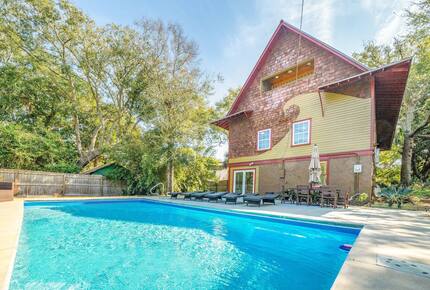 Island Escape Near Charleston - Folly Beach, South Carolina