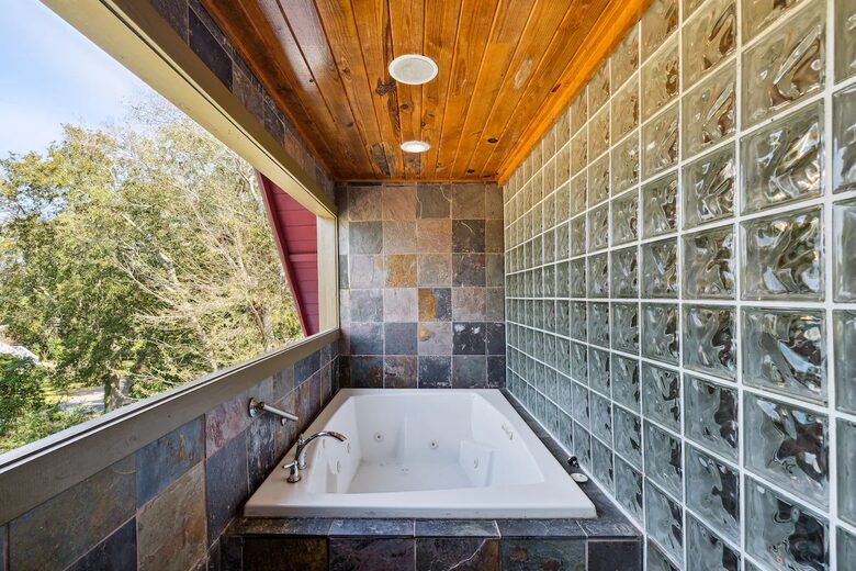 Island Escape Near Charleston - Folly Beach, South Carolina