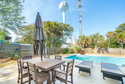 Island Escape Near Charleston - Folly Beach, South Carolina