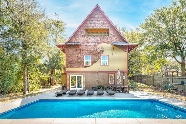 Island Escape Near Charleston - Folly Beach, South Carolina