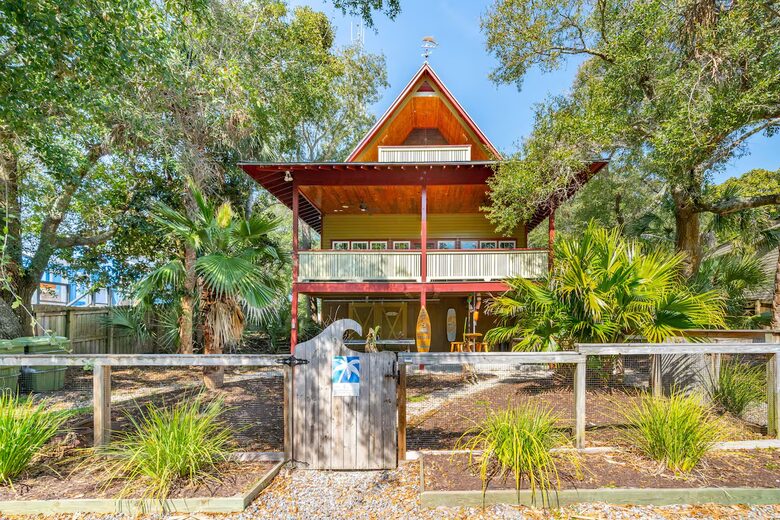Island Escape Near Charleston - Folly Beach, South Carolina