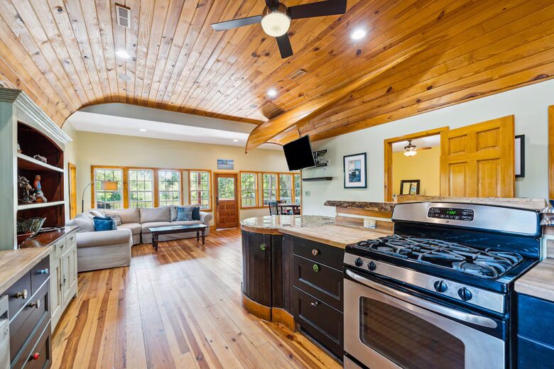 Island Escape Near Charleston - Folly Beach, South Carolina