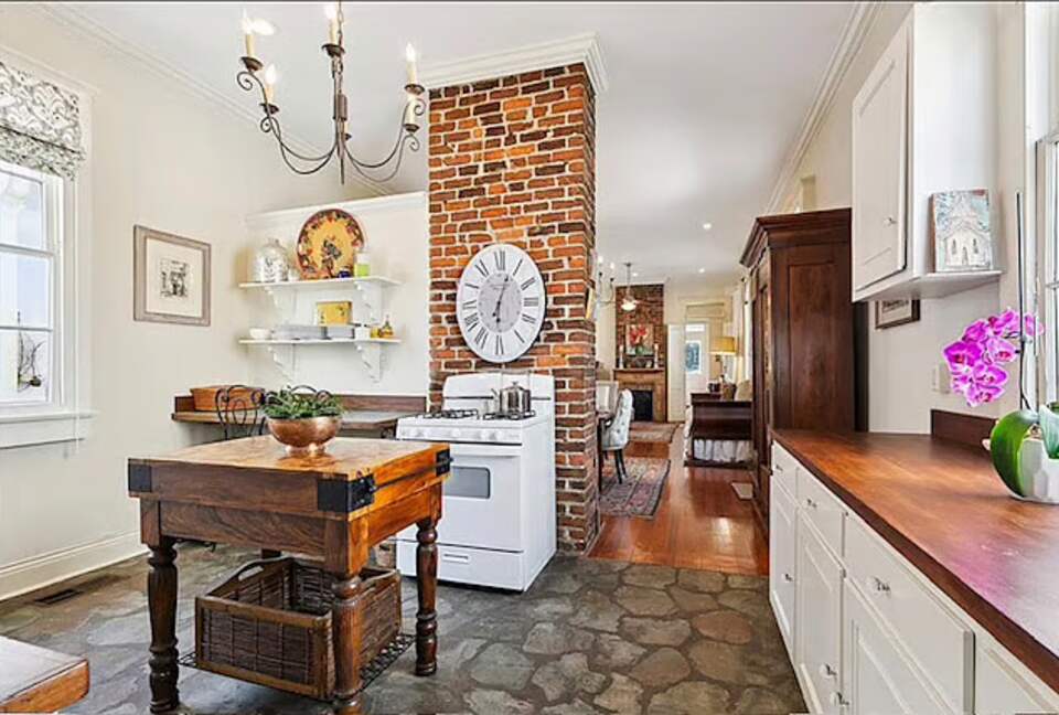 Historic Shotgun Cottage in Uptown New Orleans - New Orleans, Louisiana