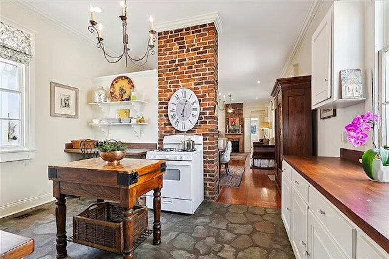 Historic Shotgun Cottage in Uptown New Orleans - New Orleans, Louisiana