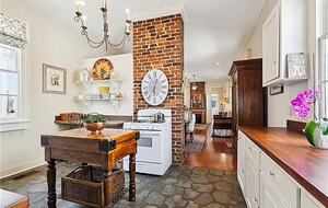 Historic Shotgun Cottage in Uptown New Orleans - New Orleans, Louisiana