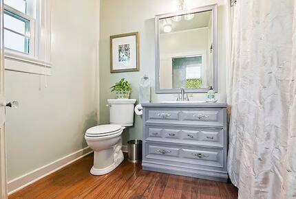 Historic Shotgun Cottage in Uptown New Orleans - New Orleans, Louisiana