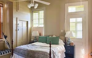 Historic Shotgun Cottage in Uptown New Orleans - New Orleans, Louisiana