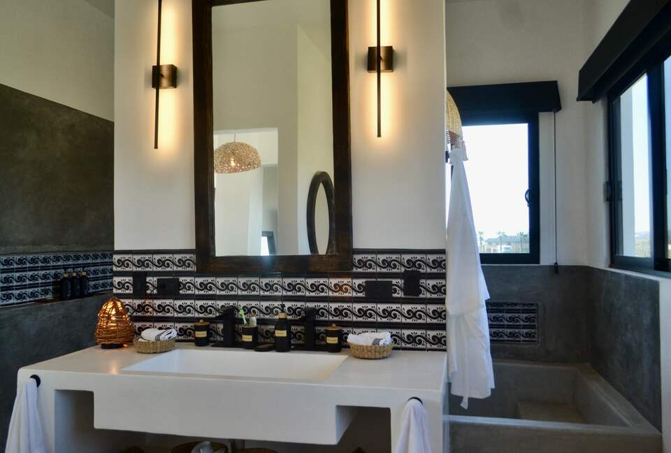 Elegant Baja Retreat with Ocean & Mountain Views - Playa Los Cerritos, Mexico