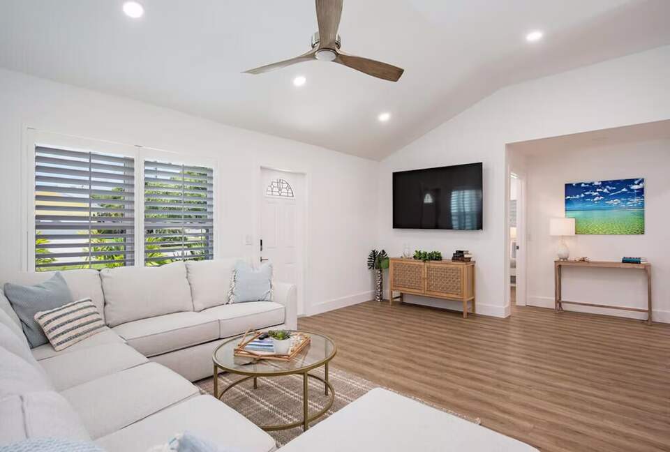 Waterfront Cottage on the Isles of Capri - Naples, Florida