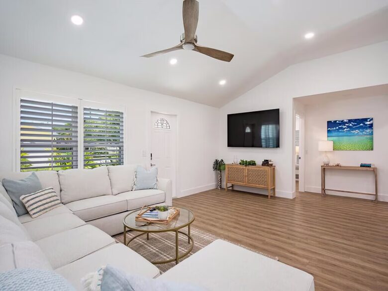 Waterfront Cottage on the Isles of Capri - Naples, Florida