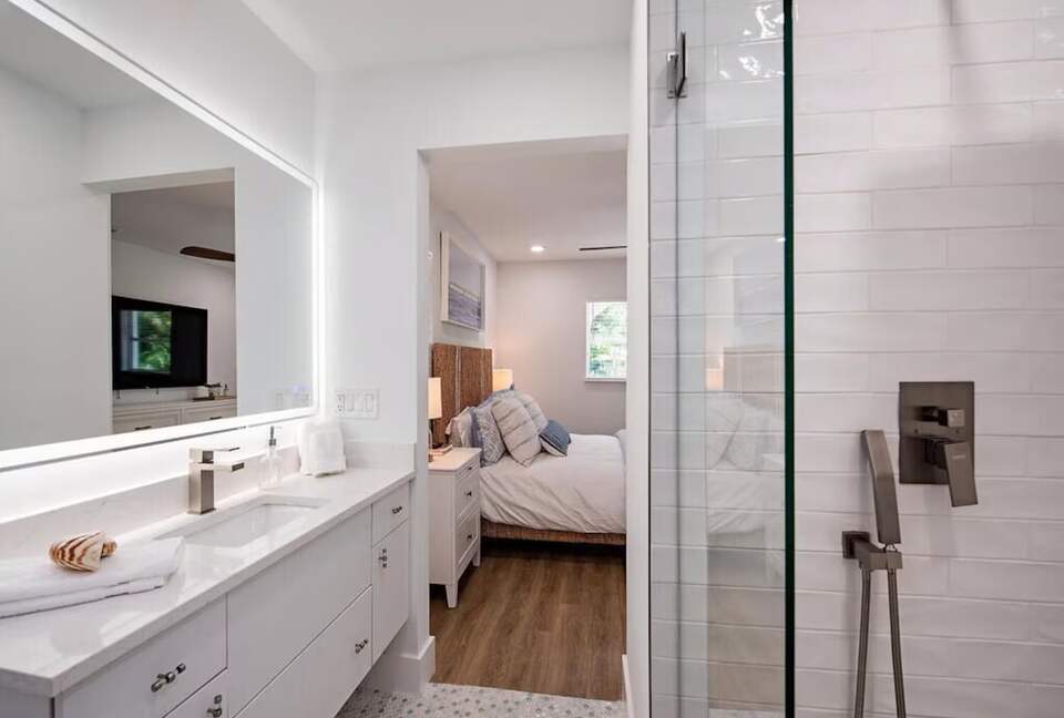 Waterfront Cottage on the Isles of Capri - Naples, Florida