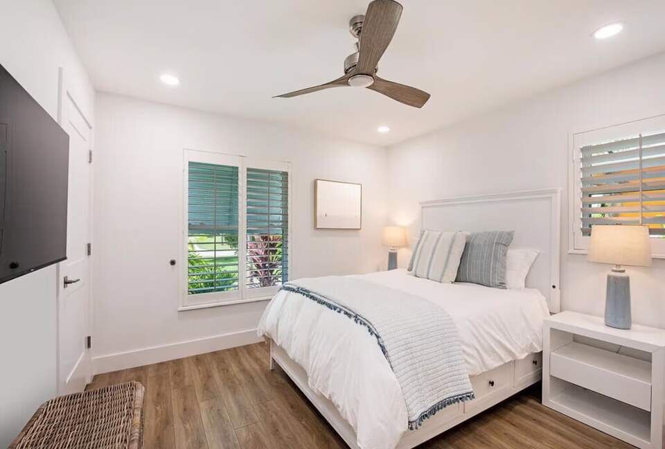 Waterfront Cottage on the Isles of Capri - Naples, Florida