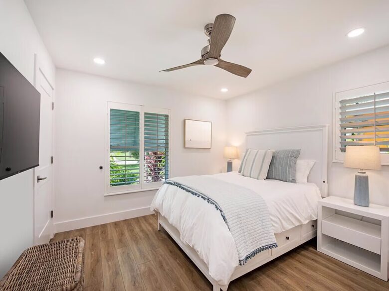 Waterfront Cottage on the Isles of Capri - Naples, Florida