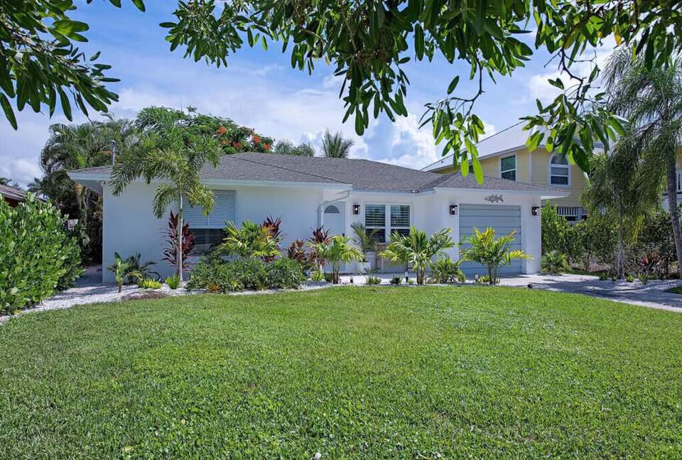 Waterfront Cottage on the Isles of Capri - Naples, Florida