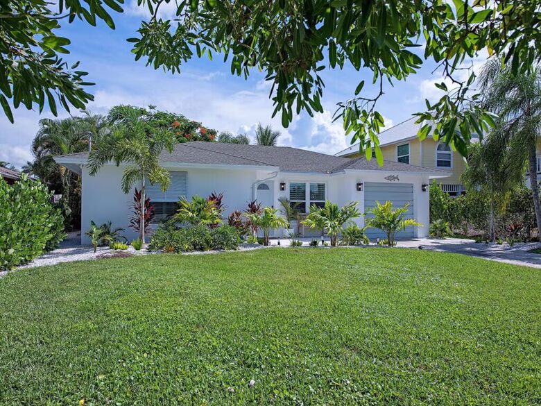 Waterfront Cottage on the Isles of Capri - Naples, Florida