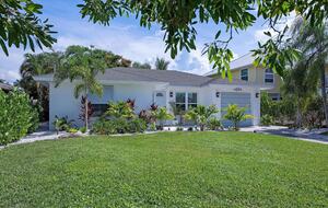 Waterfront Cottage on the Isles of Capri - Naples, Florida
