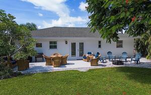 Waterfront Cottage on the Isles of Capri - Naples, Florida