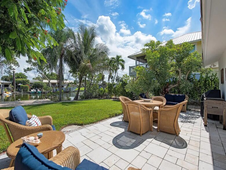 Waterfront Cottage on the Isles of Capri - Naples, Florida