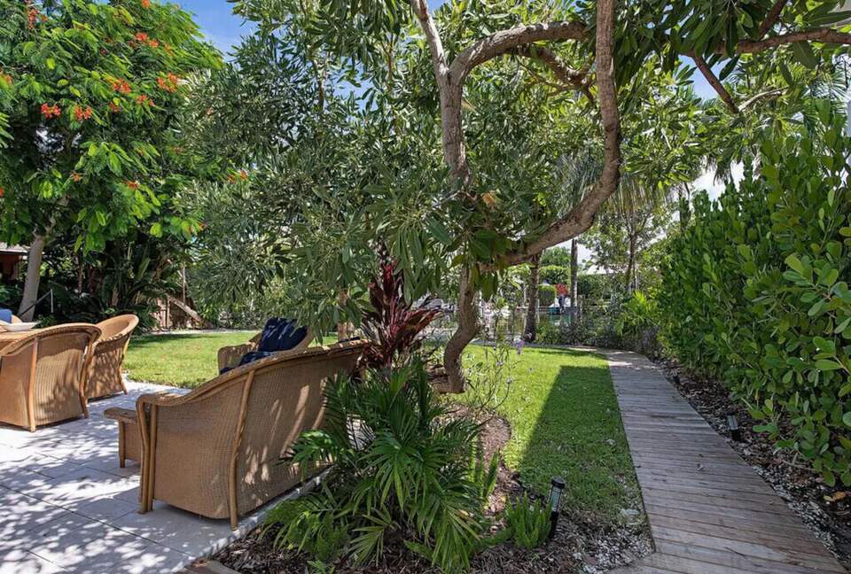 Waterfront Cottage on the Isles of Capri - Naples, Florida