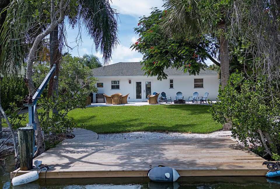 Waterfront Cottage on the Isles of Capri - Naples, Florida