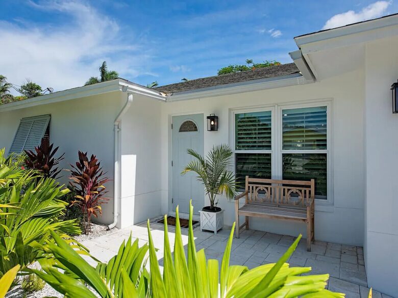 Waterfront Cottage on the Isles of Capri - Naples, Florida