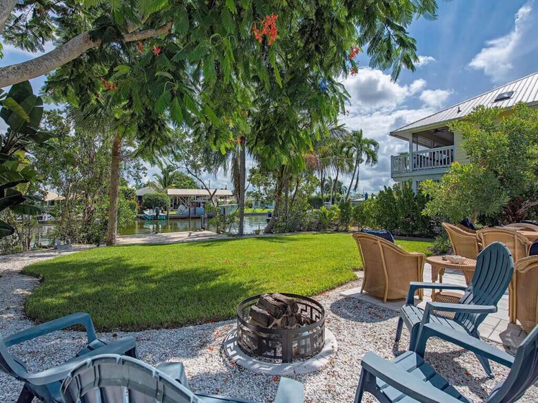 Waterfront Cottage on the Isles of Capri - Naples, Florida