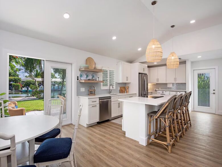 Waterfront Cottage on the Isles of Capri - Naples, Florida