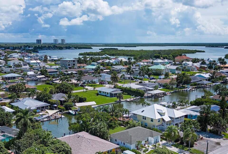 Waterfront Cottage on the Isles of Capri - Naples, Florida