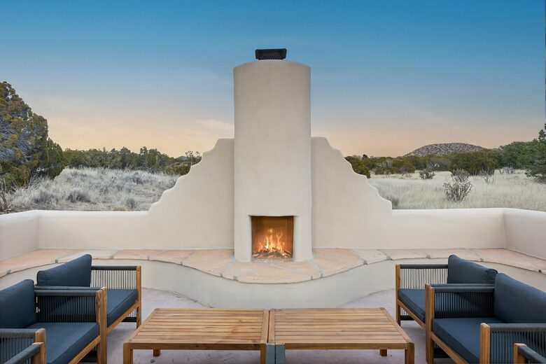 Desert Sanctuary with Designer Touches - Santa Fe, New Mexico