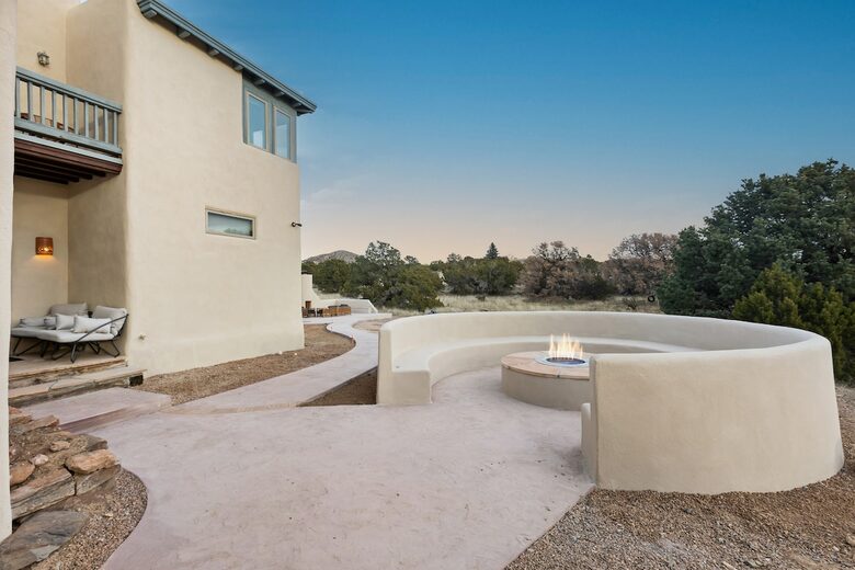 Desert Sanctuary with Designer Touches - Santa Fe, New Mexico