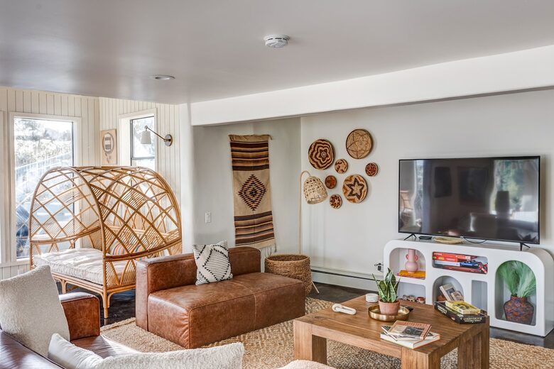 Desert Sanctuary with Designer Touches - Santa Fe, New Mexico