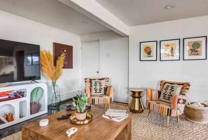 Desert Sanctuary with Designer Touches - Santa Fe, New Mexico