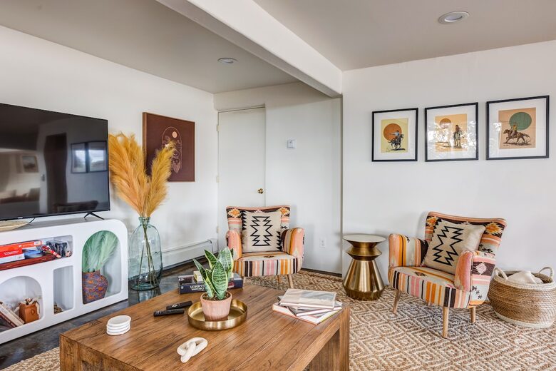 Desert Sanctuary with Designer Touches - Santa Fe, New Mexico