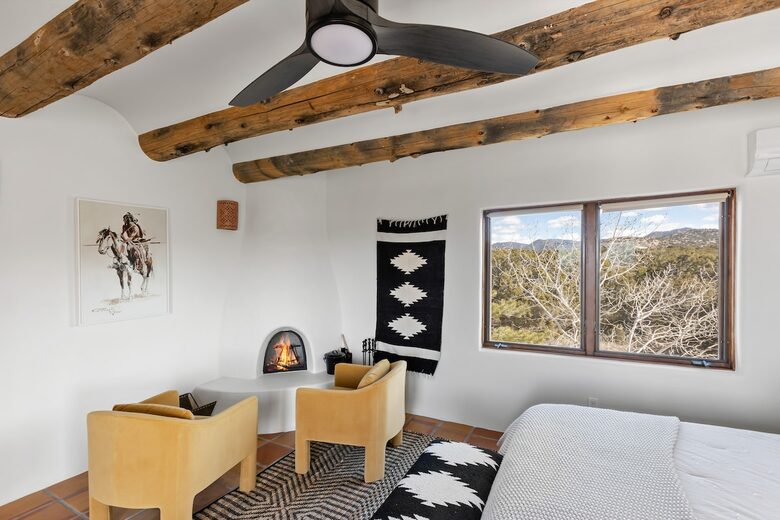 Desert Sanctuary with Designer Touches - Santa Fe, New Mexico