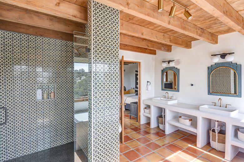 Desert Sanctuary with Designer Touches - Santa Fe, New Mexico