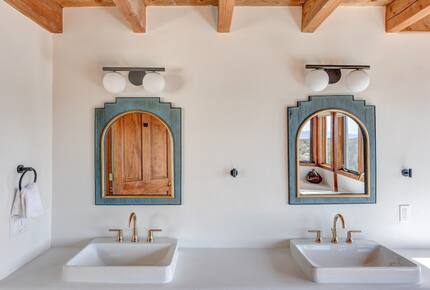 Desert Sanctuary with Designer Touches - Santa Fe, New Mexico