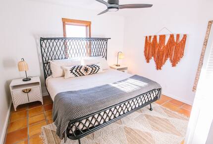 Desert Sanctuary with Designer Touches - Santa Fe, New Mexico