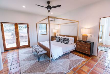 Desert Sanctuary with Designer Touches - Santa Fe, New Mexico